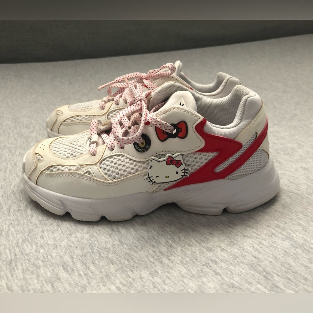 Adidas Hello Kitty x Astir 'White Vivid Red' Kids Size: US 1 EUR 22